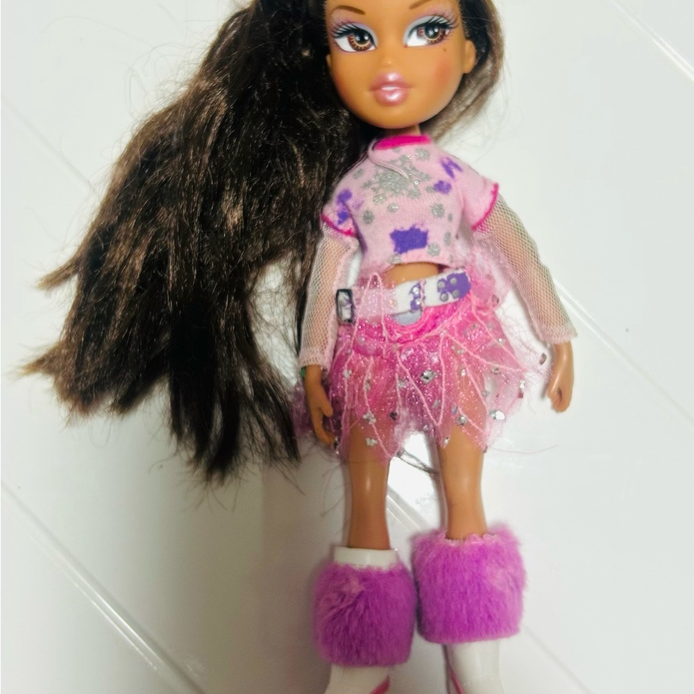 Bratz Ice Champions Yasmin No Ice Skates 2001 MGA Vintage Dolls